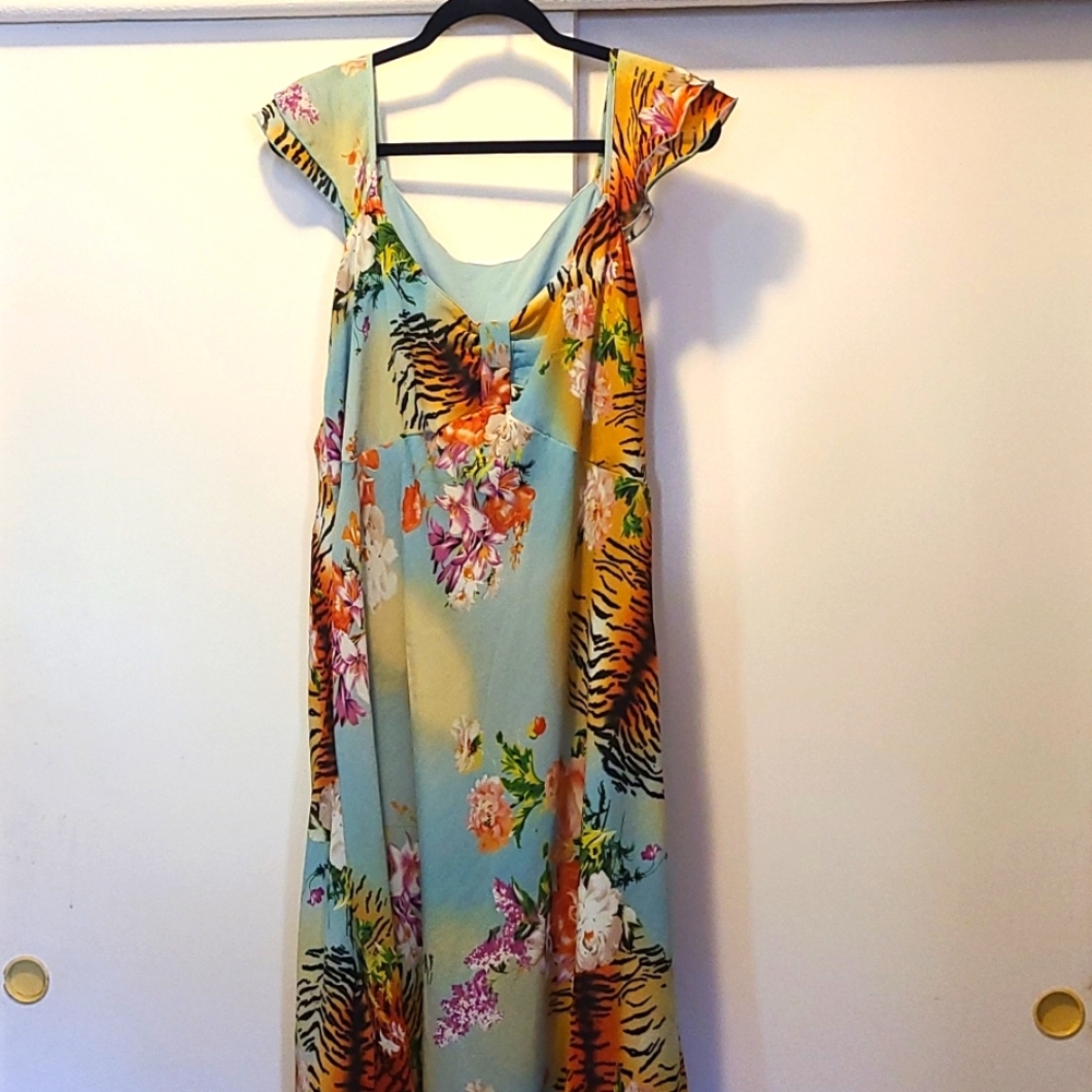 Dress for fun lightweight sleeveless summer dress